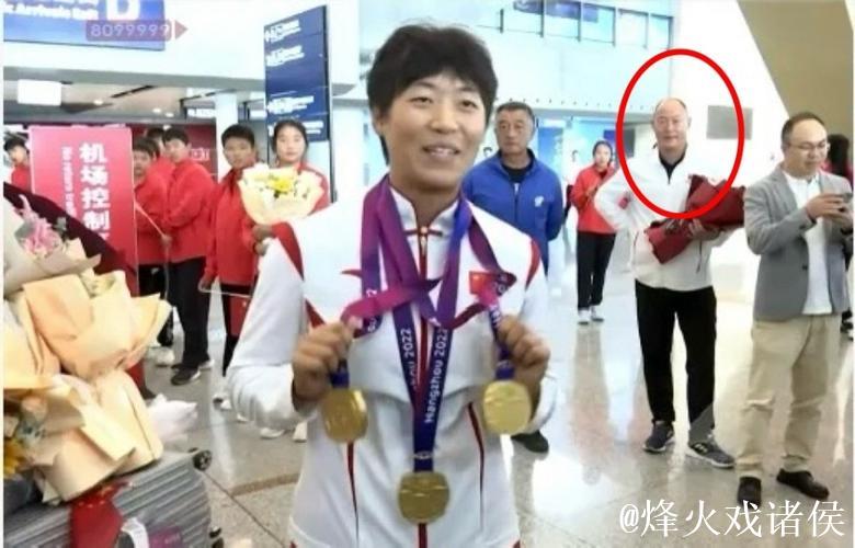 太离谱!亚运冠军拒交15万奖金,被领导辱骂、打压至抑郁 太离谱!亚运冠军拒交15万奖金,被领导辱骂、打压至抑郁